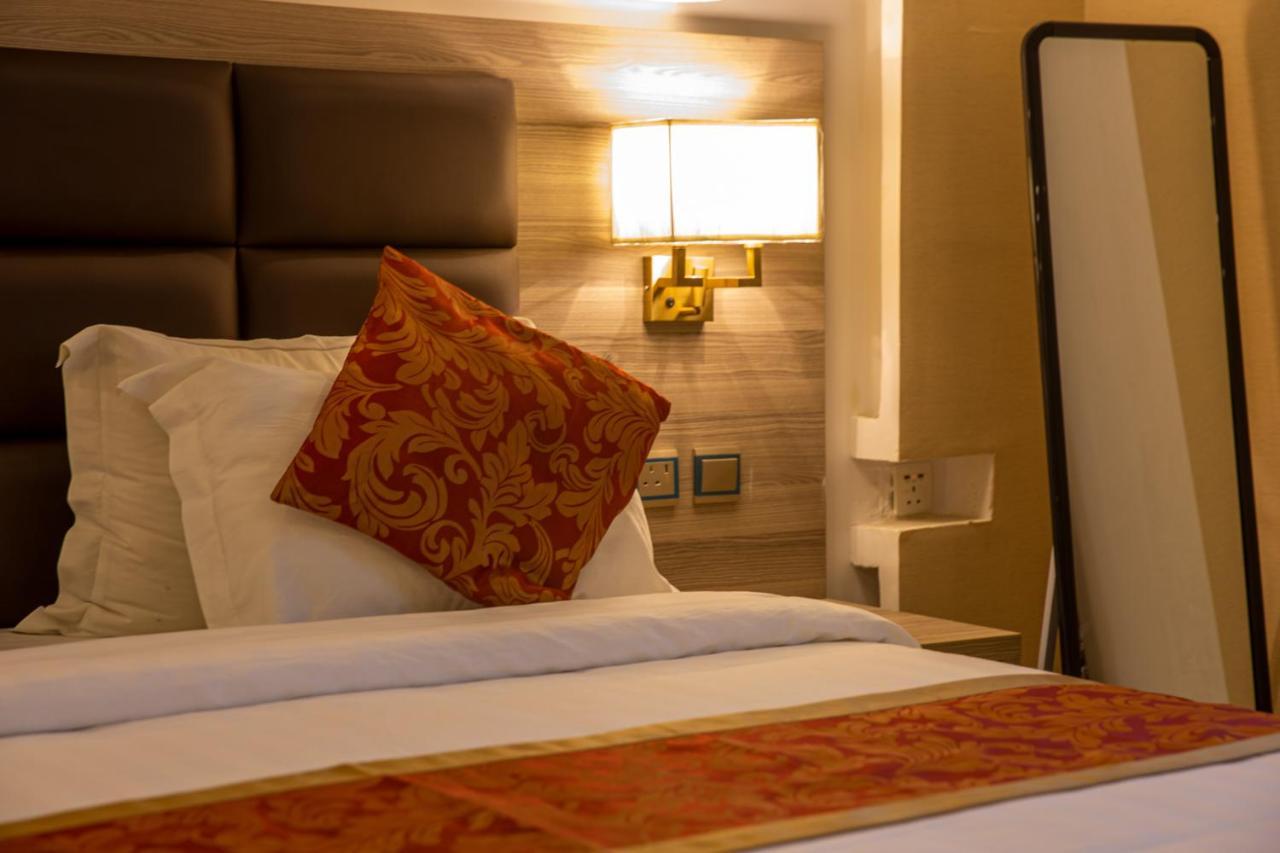 Hikayet Abeer Hotel Apartment Джеда Екстериор снимка